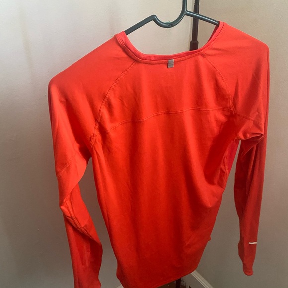 Nike DriFit Running Shirt - Picture 3 of 3